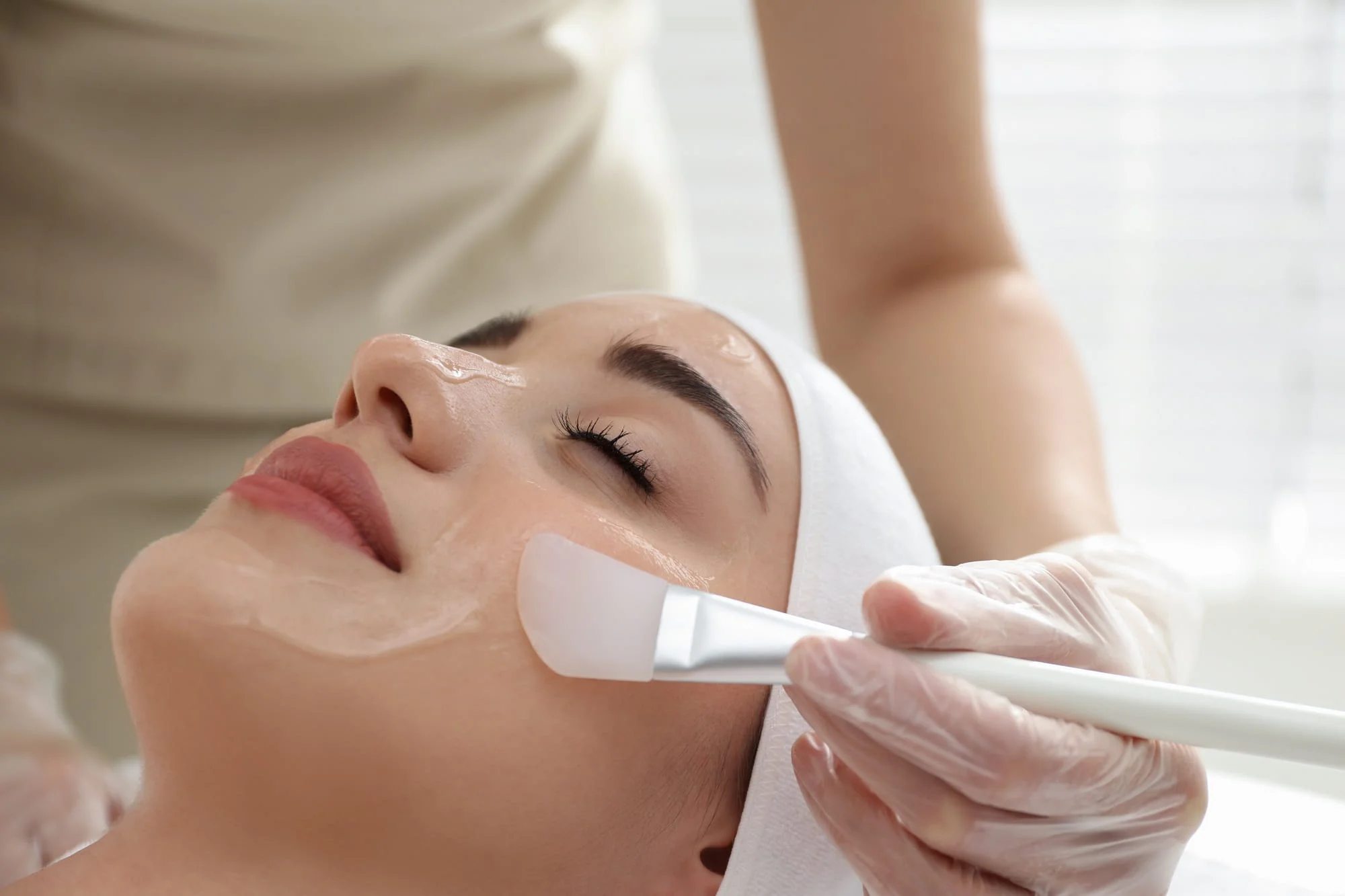 What to Expect and What Are the Benefits of Hydrojelly Mask Treatments